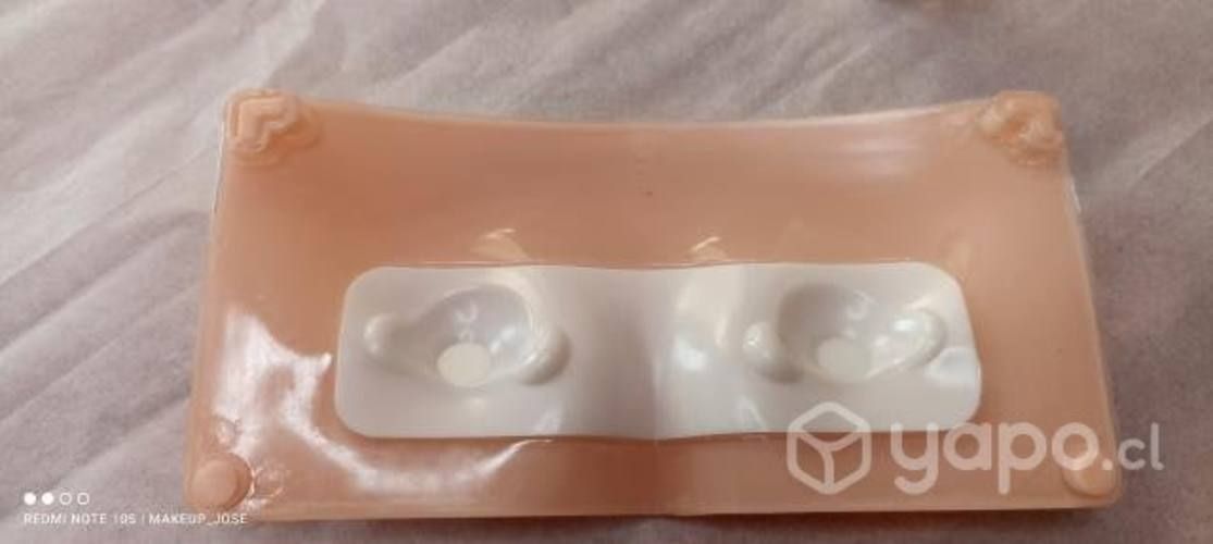 Ojos sintéticos para prácticar maquillaje