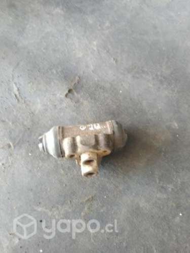 CILINDRO DE FRENO TRASERO DERECHO Suzuki Grand Nom