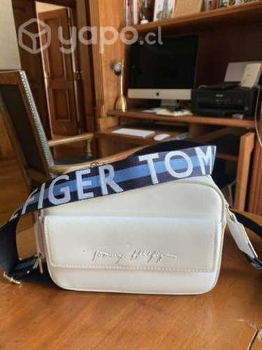 Bandolera Tommy Hilfiger nueva sin uso