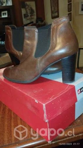 Botines casi nuevos