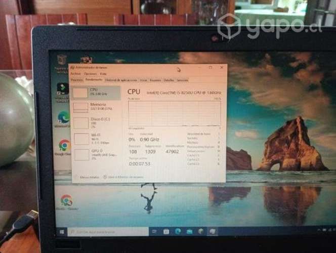 Laptop Lenovo v330