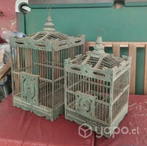 Jaulas de madera antiguas