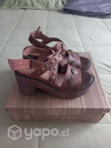Sandalia marca Umbrale