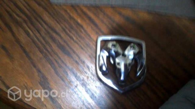Insignia emblema dodge ram