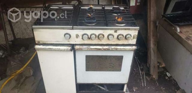 Cocina a gas Mademsa 4 platos y horno funcionando