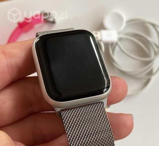 Apple Watch SE GPS, 40mm Silver