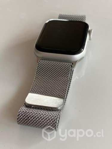 Apple Watch SE GPS, 40mm Silver