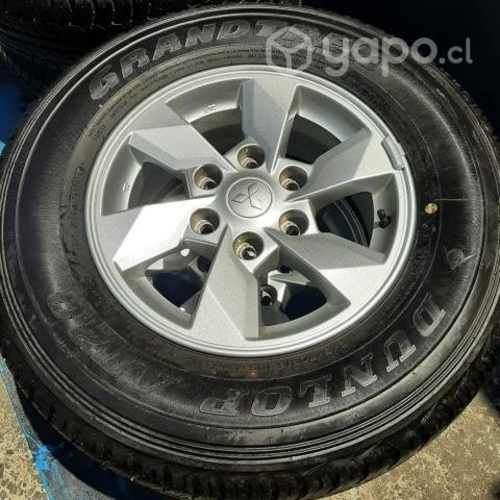 LLantas con Neumaticos Originales Mitsubishi L200