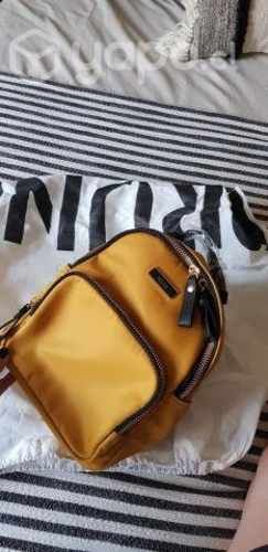 Cartera Mochila Prune Nueva Color Mostaza