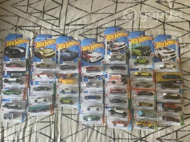 Lote de 39 autos HotWheels!