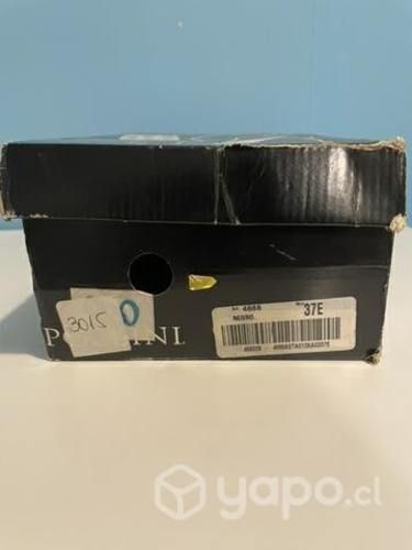 Zapatos Pollini negro de cuero