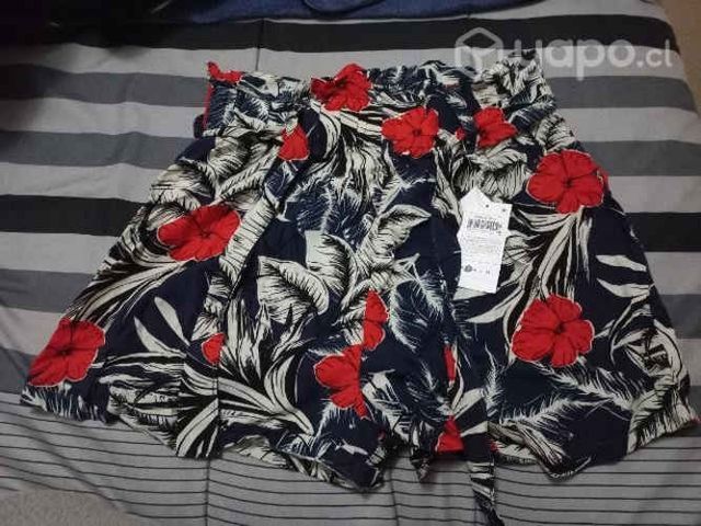 Short tipo falda nuevo con etiqueta