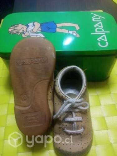 Zapatos y caja Calpany antiguas