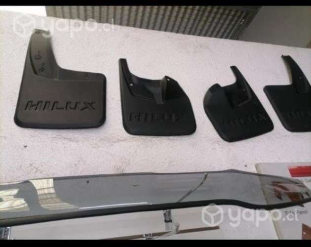 Aleta guardafango genuino Toyota hilux revo