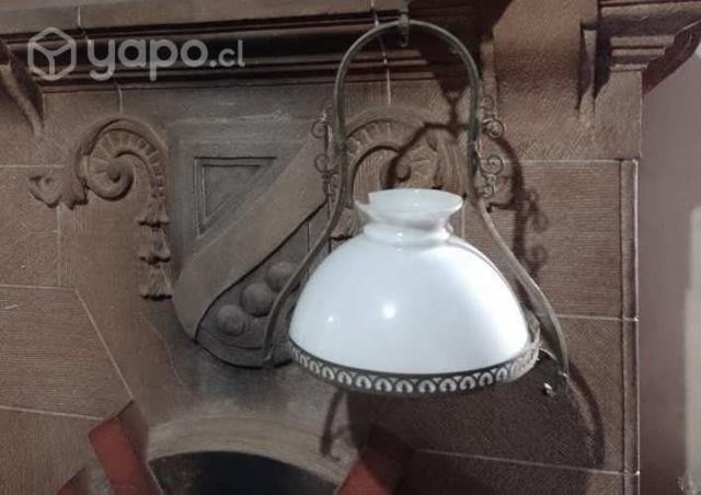 Lámpara antigua vidrio y base metálica