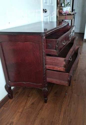 Comoda antigua normando