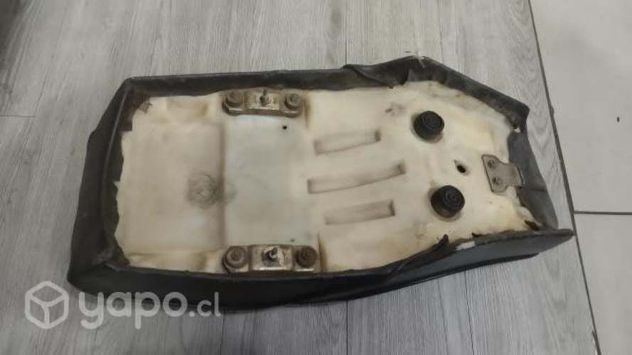 Asiento De Moto Antigua .yamaha Rx50 Año 1982