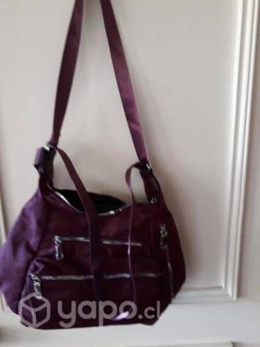 Bolso de colgar tipo cartera color burdeo