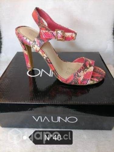 Sandalias taco vía uno