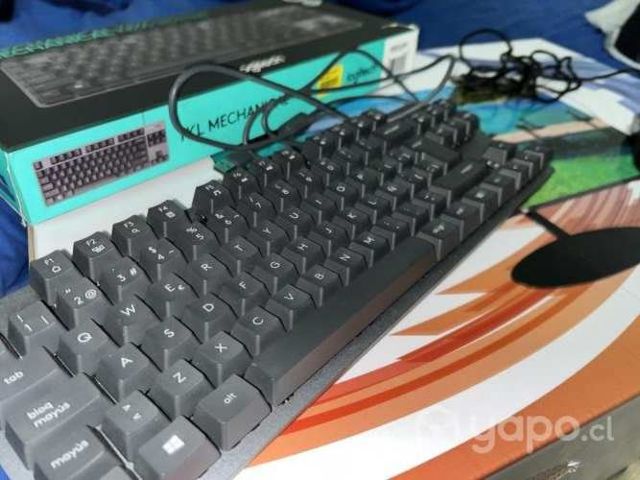 Teclado logitech + mouse hyperx