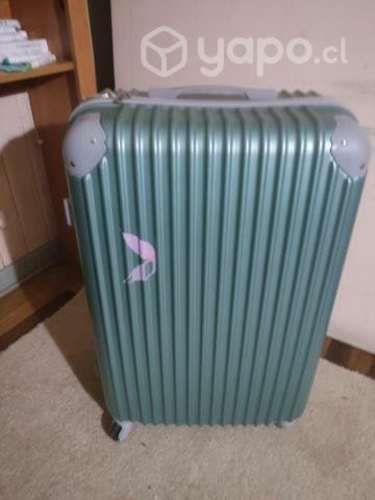 Maleta grande a 30.000 tiene un solo uso