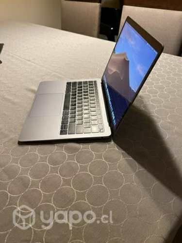 MacBook Air 13 2019, 256GB. Color Gris