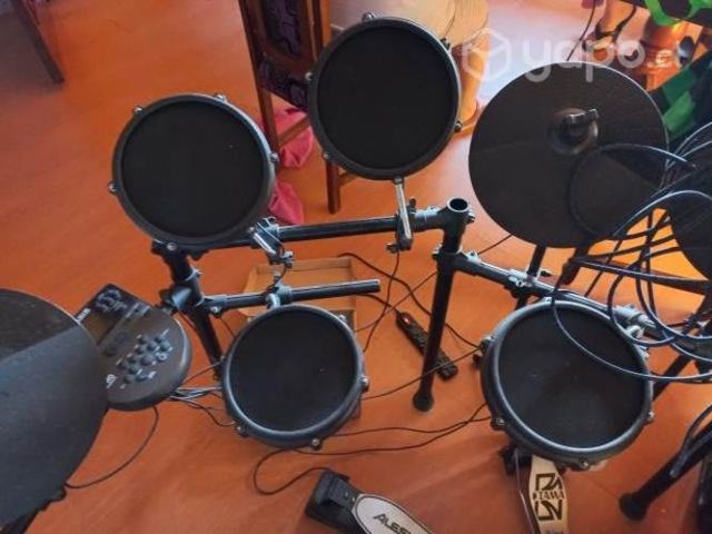 Bateria ALESIS