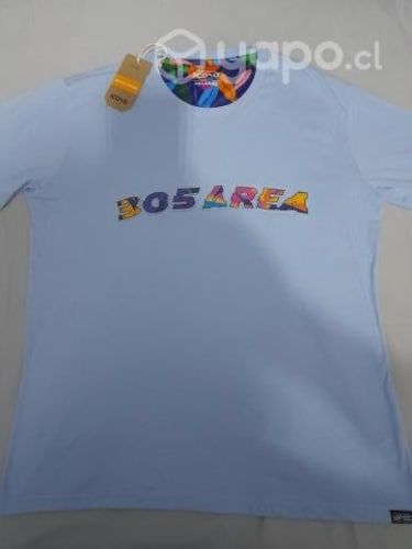 Polera celeste marca ICONO