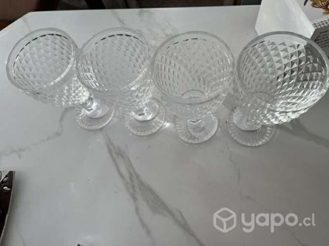 Juego de copas de vidrio