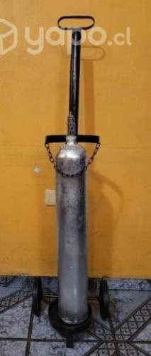 Cilindro de oxígeno con carro