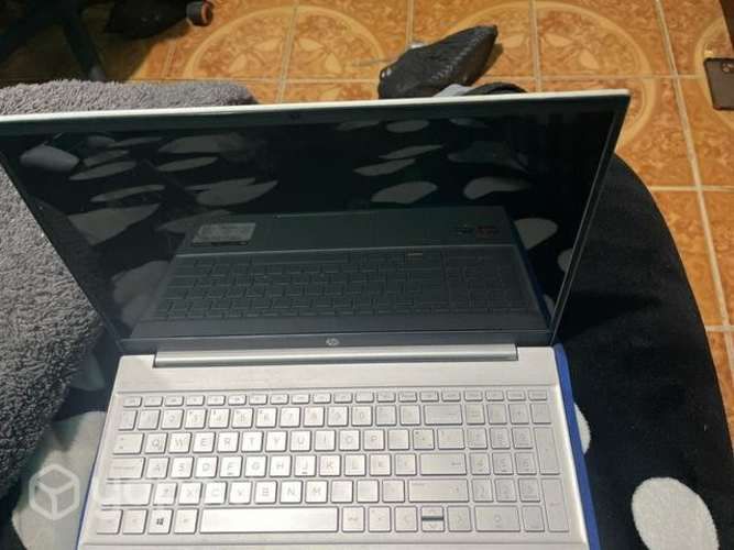 Notebook HP Pavilion 15-eh0006la