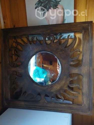 Espejo tallado en madera