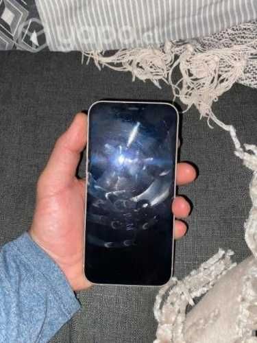 iphone 12 normal, patalla trizada.