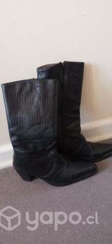 Botas cuero