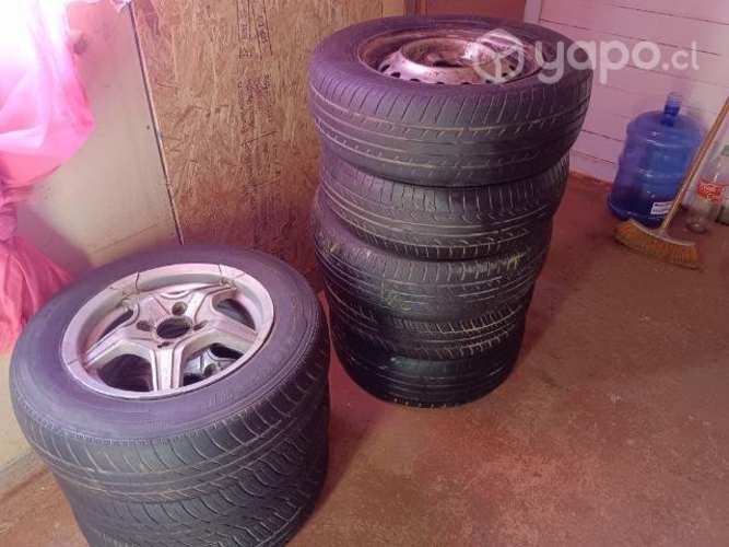 Se venden 8 neumaticos