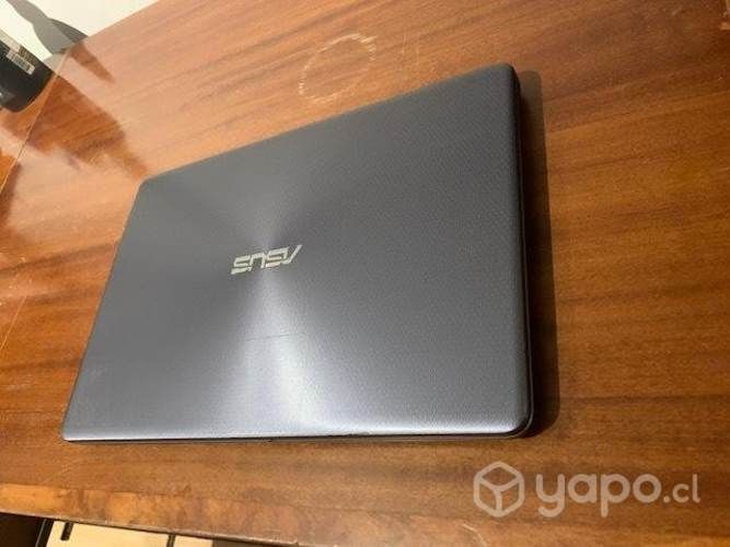 Asus VivoBook Intel I5, SSD, 8g Ram, año 2018