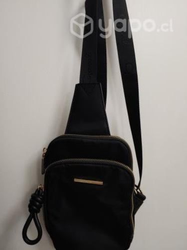 Porta celular. Negro.Mochila cafe