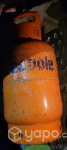 Galón de gas de 5 kg lleno. Abastible