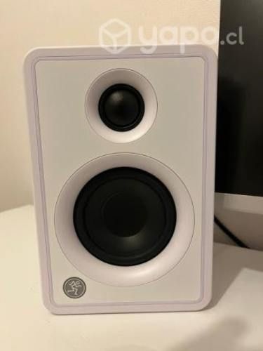 Monitor HP 27" y Parlantes Mackie