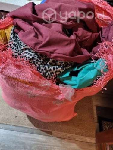Saco de ropa surtida 200 prendas aprox