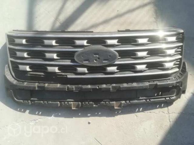 12. mascara Ford Explorer parrilla delantera