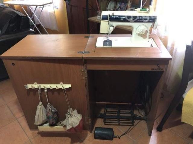 Máquina de cocer Singer 775