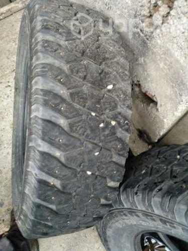 Neumáticos clavosr16