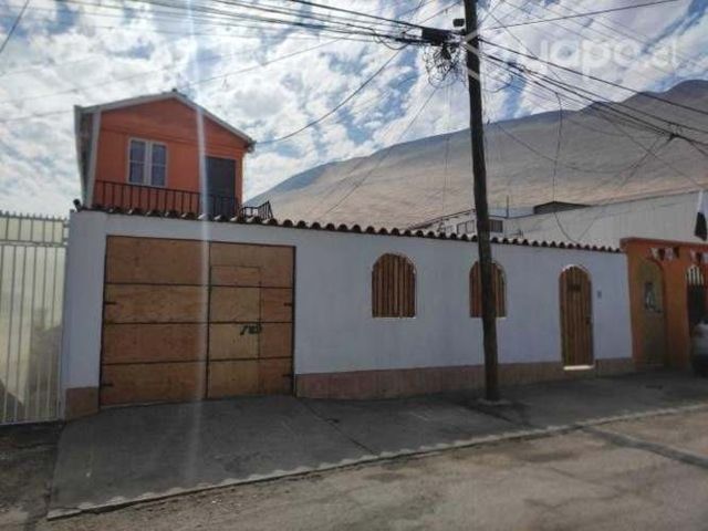 CASA EN SECTOR GOMEZ CARREÑO 200 m2