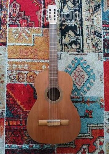 Guitarra Folclórica Antigua En Perfecto Estado