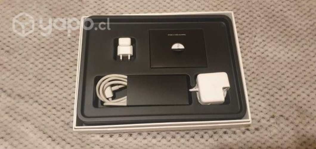 Apple, Macbook Air 13.3" Core-i5 8GB RAM 128