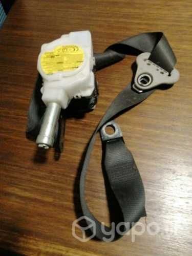 Cinturón delantero derecho toyota new hilux 2016