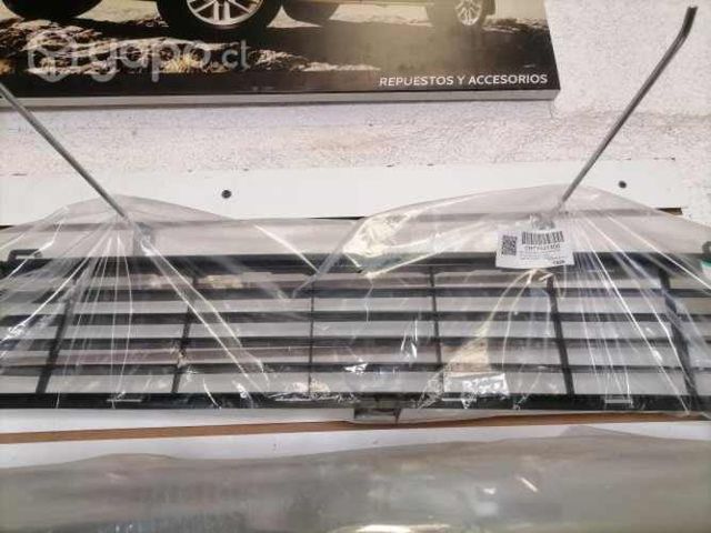 Rejilla inferior Toyota hilux. 2012-2015