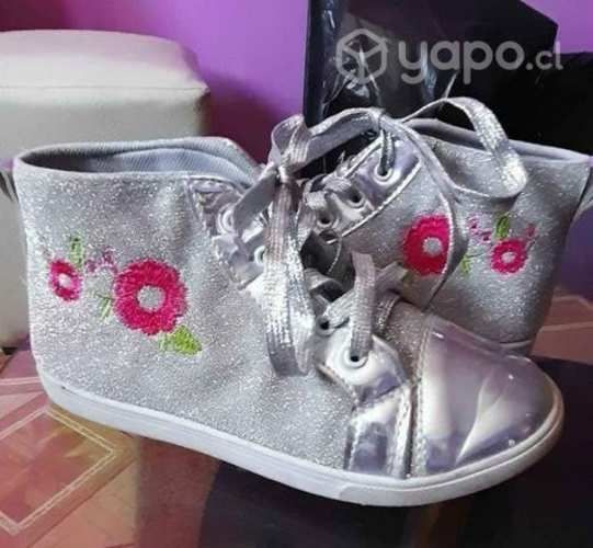 7 - 8 pares de botines chalas alpargatas número 35