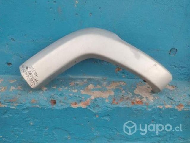 Moldura trasera izq Jeep Cherokee liberty 2004-06